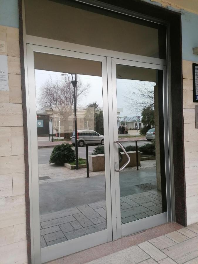 Love House - Apartment On The Beach Pescara Esterno foto